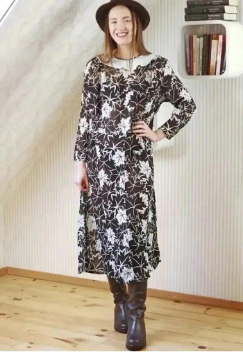 Black and white leaves belted white collar dress